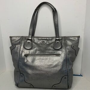 MICKIE TOTE IN GRAIN LEATHER (COACH F34039)
ANTIQUE NICKEL/SILVER